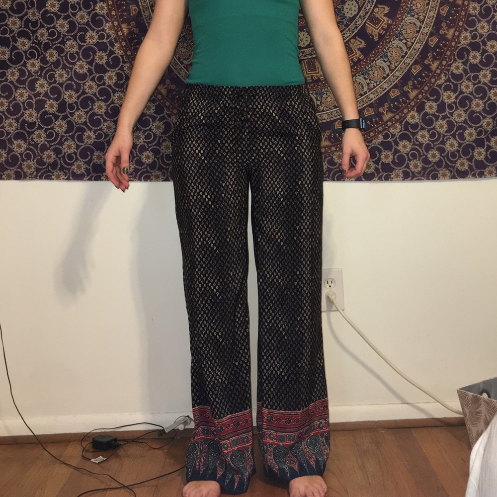 Silky boho patterned pants with pockets